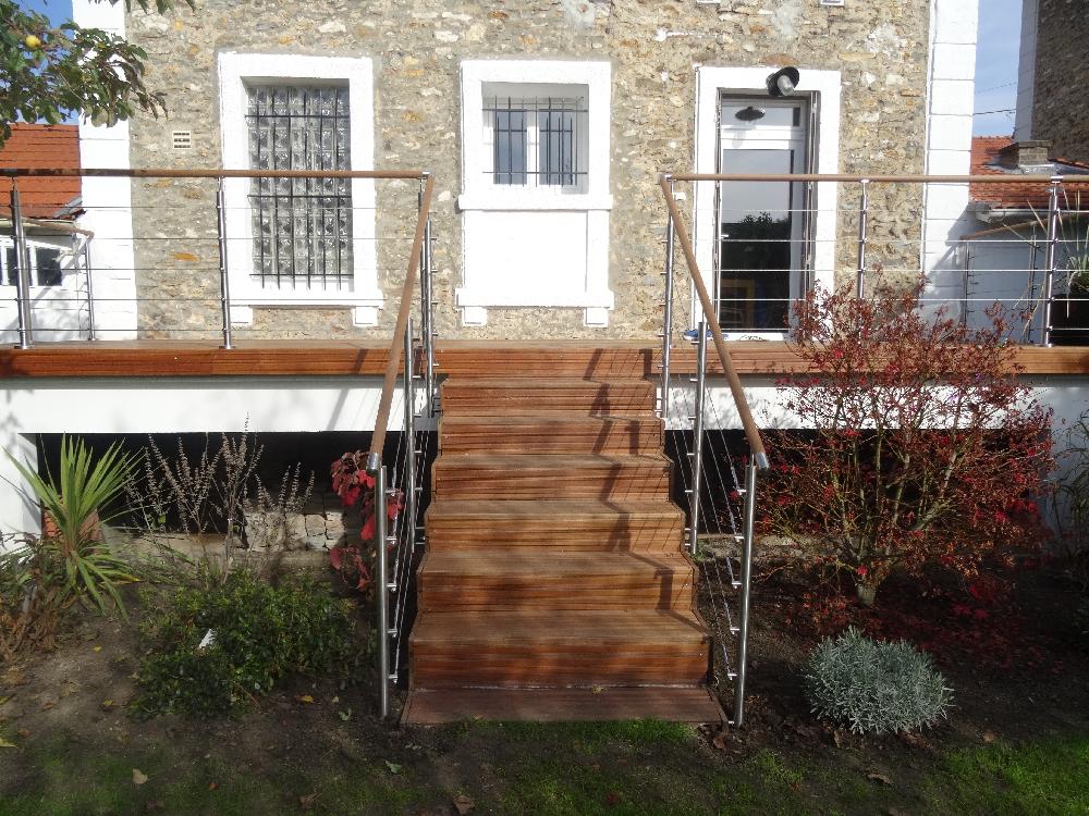 Escalier en bois par Labat Paysage